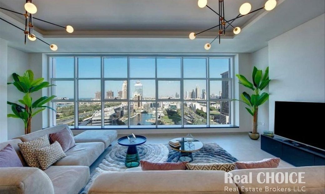 Premium Duplex 3 Br With Jacuzzi Mid In Dubai, Dubai, United Arab