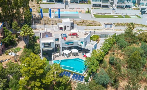 Villa in Benahavis, Andalusia, Spain 1