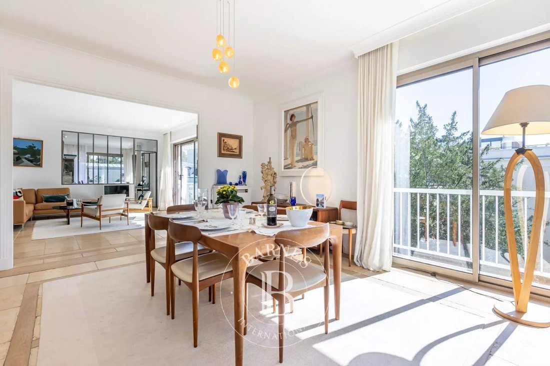 Apartment in Neuilly-sur-Seine, Île-de-France, France 3 - 13289693