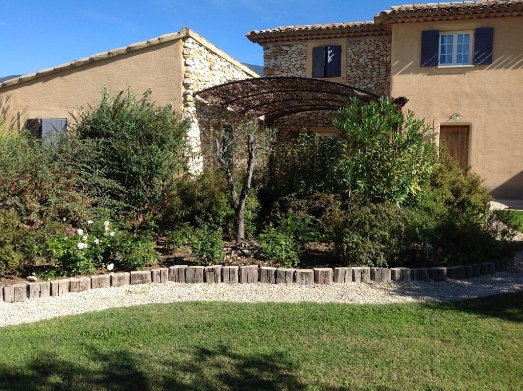 Magnificent Villa With A View To The Ventoux Mountains In France For