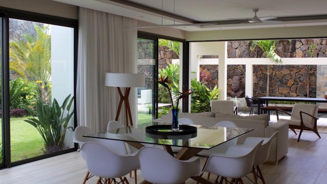 A Unique Style Villa For In Grand Baie, Rivière Du Rempart District