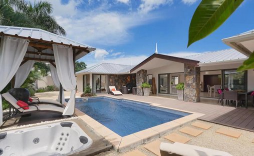 House in Cascavelle, Rivière Noire District, Mauritius 1