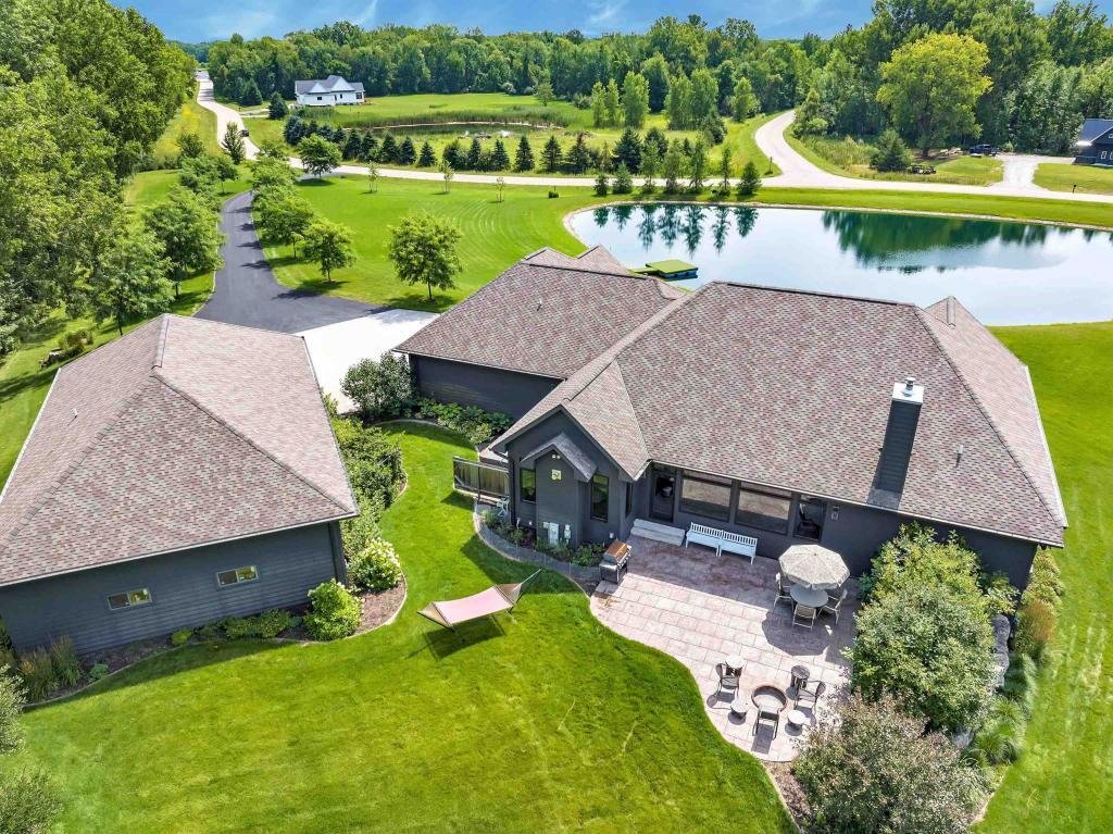 3 Bedrooms Single Family Detached In Little Suamico, Wisconsin, United