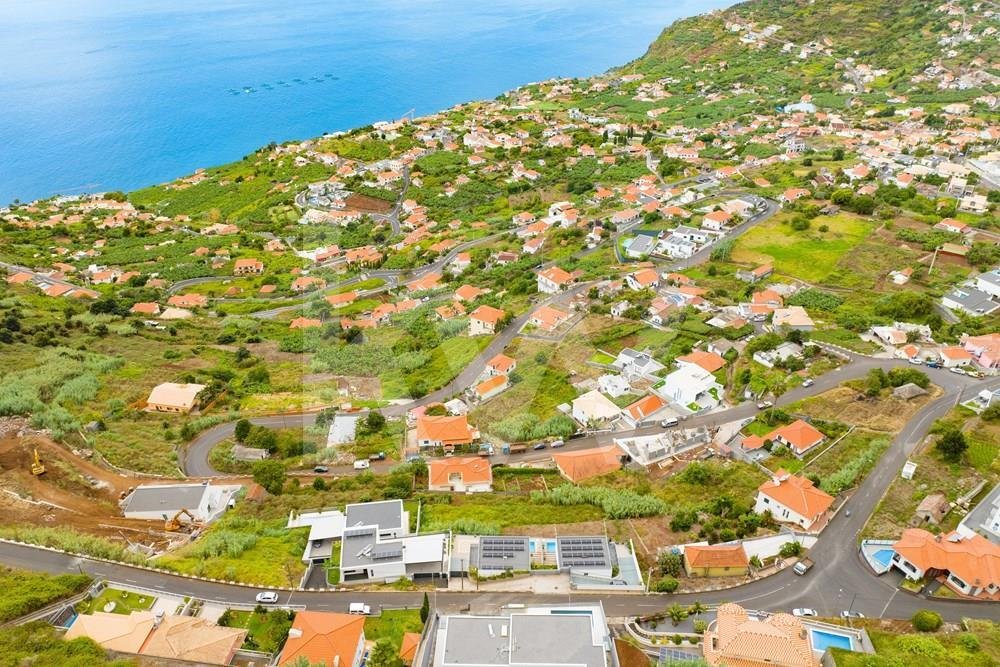 Splendid 3+1 Bedroom House In The Best In Arco Da Calheta, Madeira