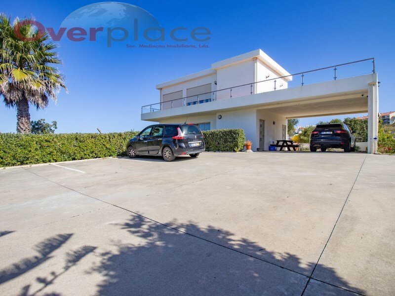 House 4 Bedrooms Sale Lourinhã In Lourinhã, Lisbon, Portugal For Sale