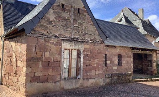 Castle for Sale in Brive-la-Gaillarde, Nouvelle-Aquitaine, France