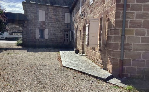 Castle for Sale in Brive-la-Gaillarde, Nouvelle-Aquitaine, France