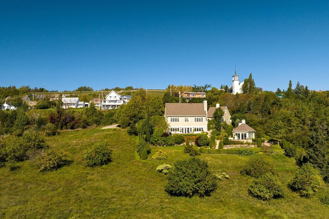 La Malbaie, Capitale Nationale In La Malbaie, Quebec, Canada For Sale