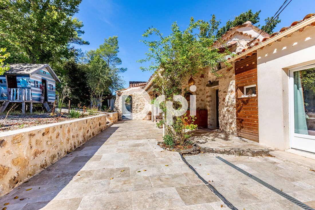 House in Bagnols-en-Forêt, Provence-Alpes-Côte d'Azur, France 2 - 13294620