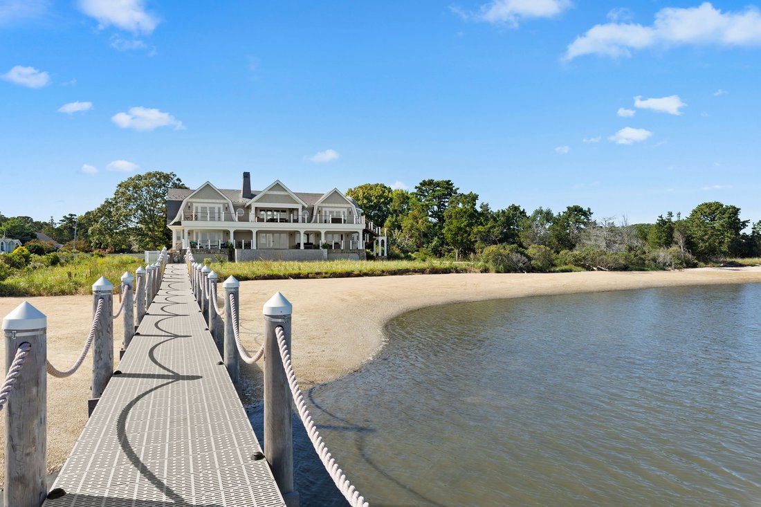 House Hampton Bays In Hampton Bays, New York, United States For Rent