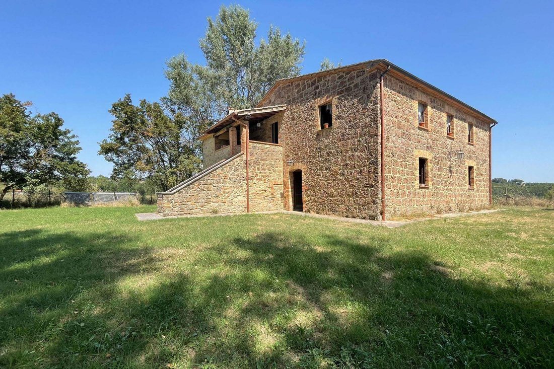 Country House in Sarteano, Tuscany, Italy 1 - 13291809