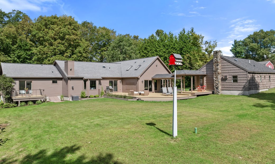 Captivating Remodeled Ranch With Open In Oxford, Connecticut, United
