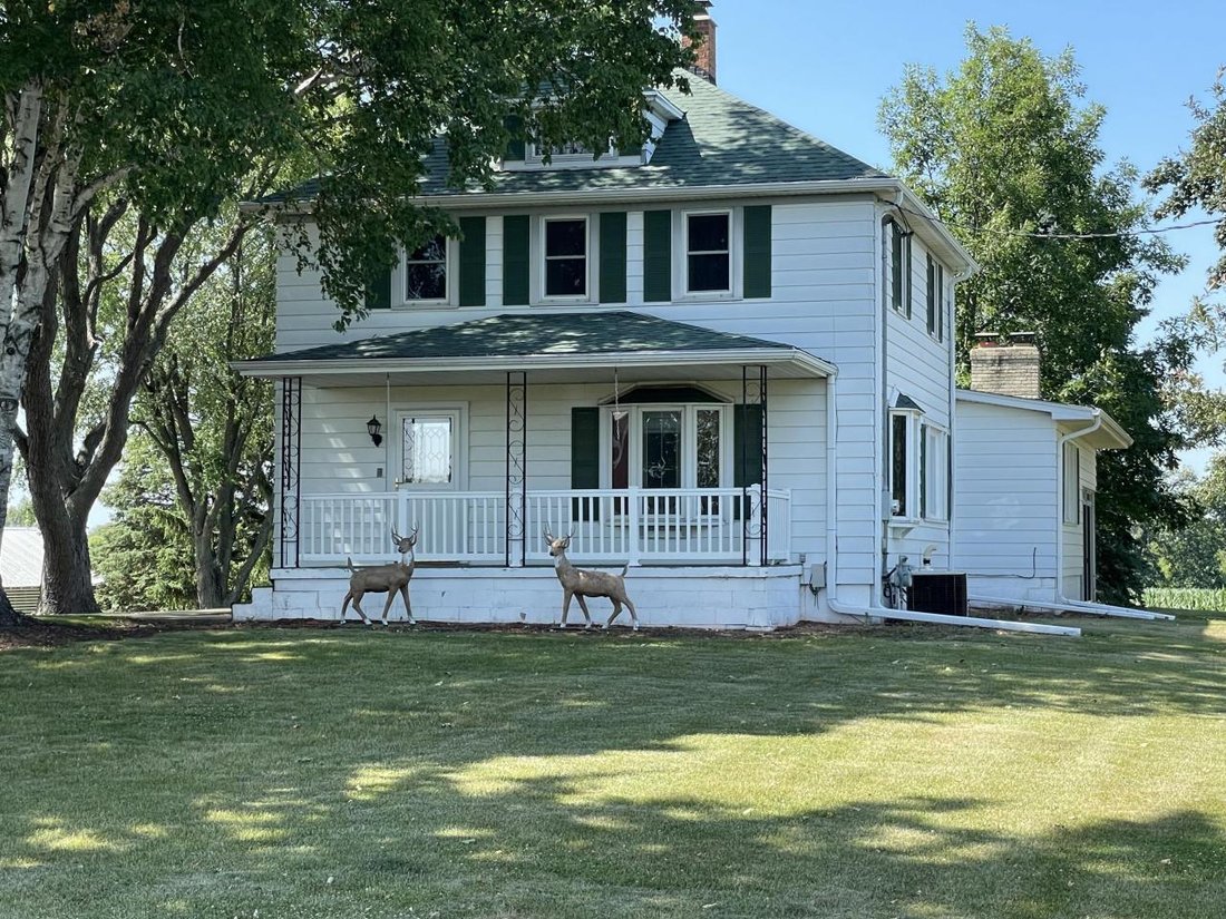 4 Bedrooms Single Family Detached In Sullivan, Wisconsin, United States
