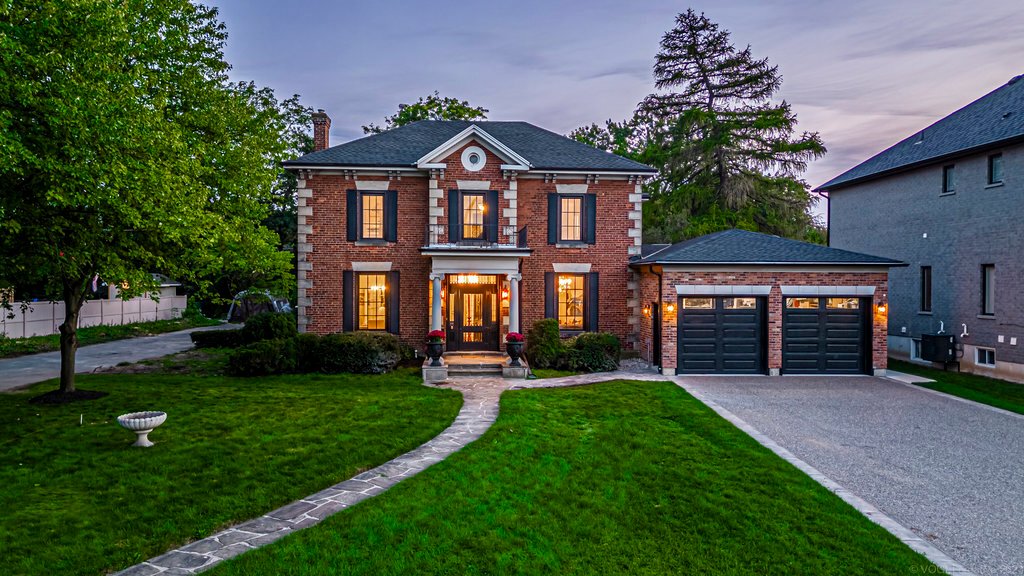 House in Hamilton, Ontario, Canada 1 - 13295354