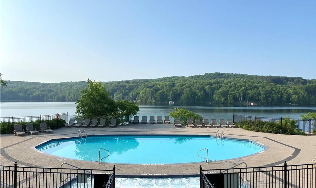 420 25 Pen Lake Point Road In Huntsville, Canada For Sale (13162815)