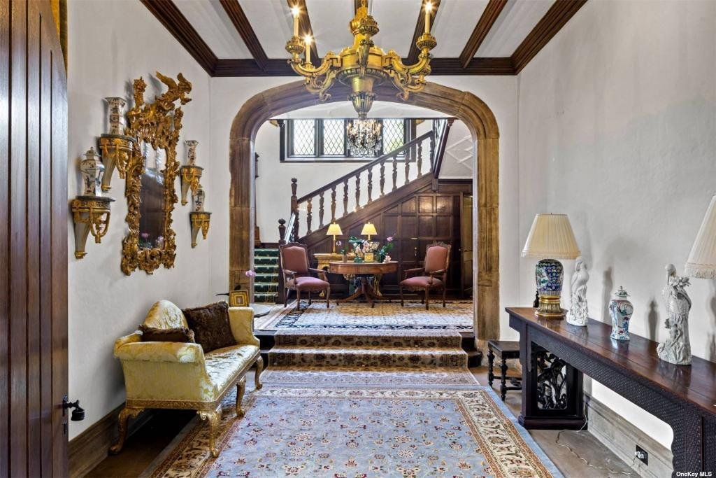 The Chimneys In Mill Neck, New York, United States For Sale (12144471)