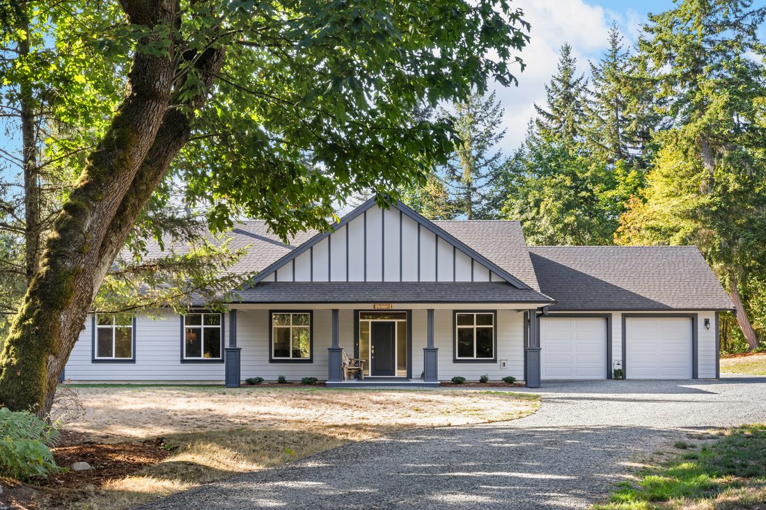 Private Estate Style Property On In Parksville, British Columbia