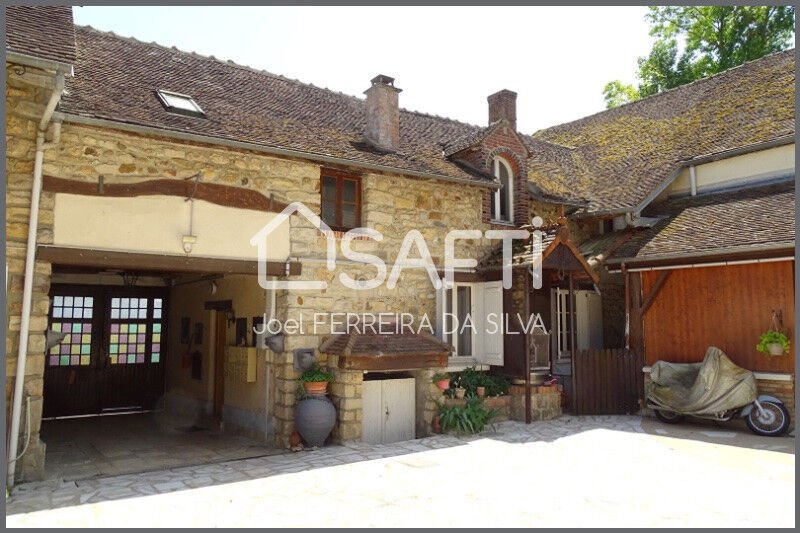 Ensemble Immobilier In Villeneuve La Guyard, Bourgogne Franche Comté