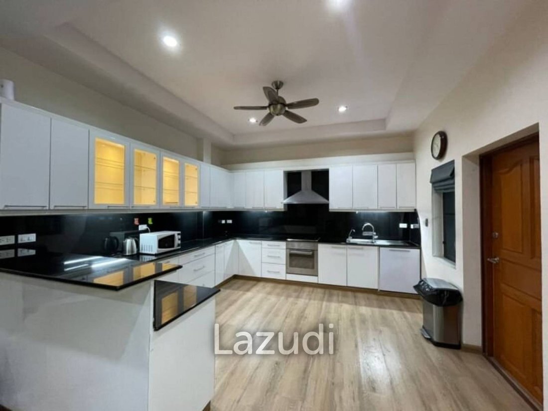 Villa in Pong, Chon Buri, Thailand 4 - 13300263