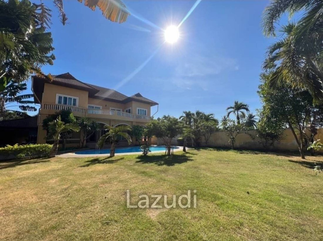 Villa in Pattaya City, Chon Buri, Thailand 1 - 13300475