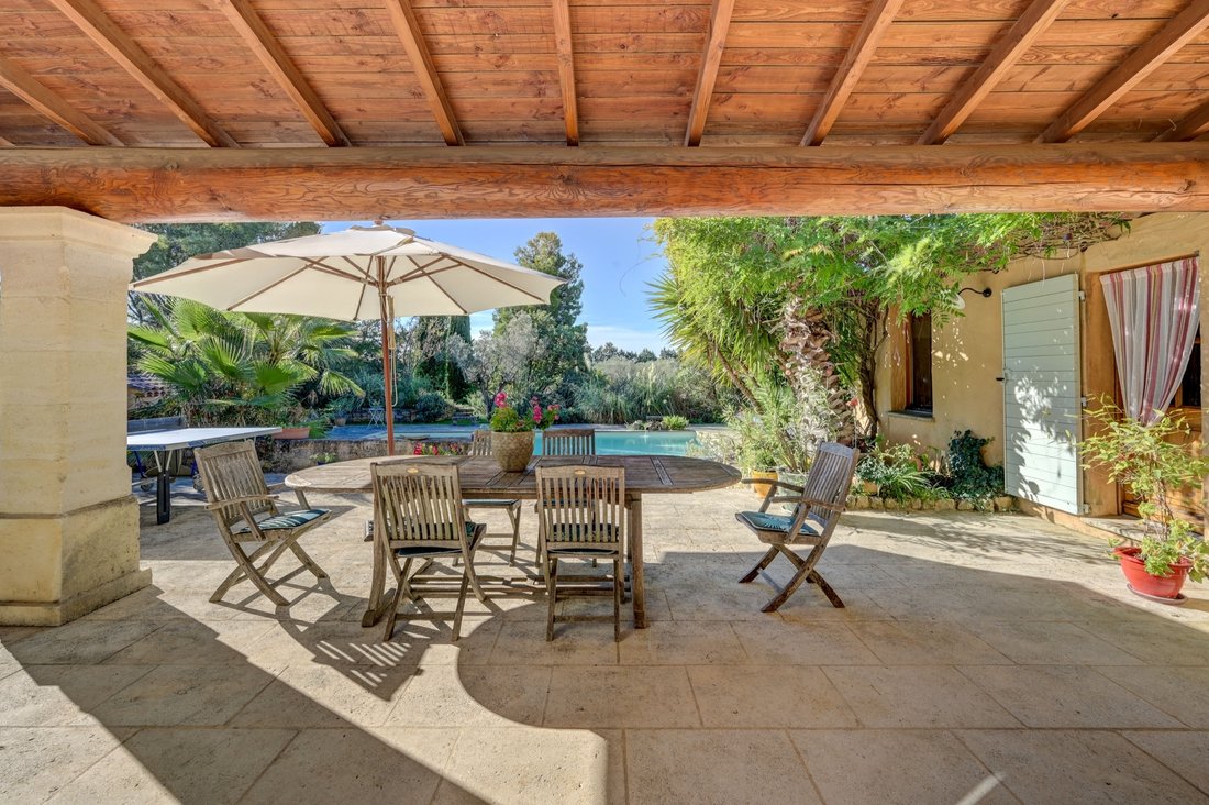 House With Swimming Pool, Near In Arles, Provence Alpes Côte D'azur