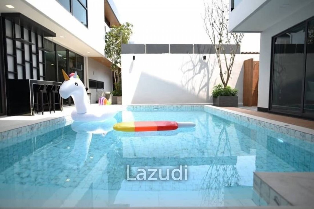 Villa in Pattaya City, Chon Buri, Thailand 4 - 13300171