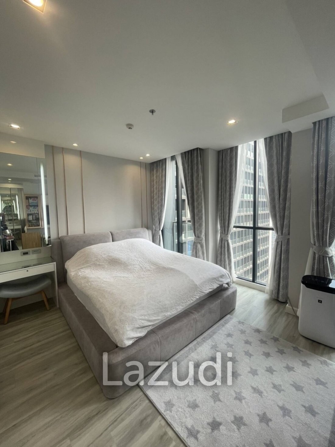 1 Bed 1 Bath 52 SQ.M. Noble Ploenchit