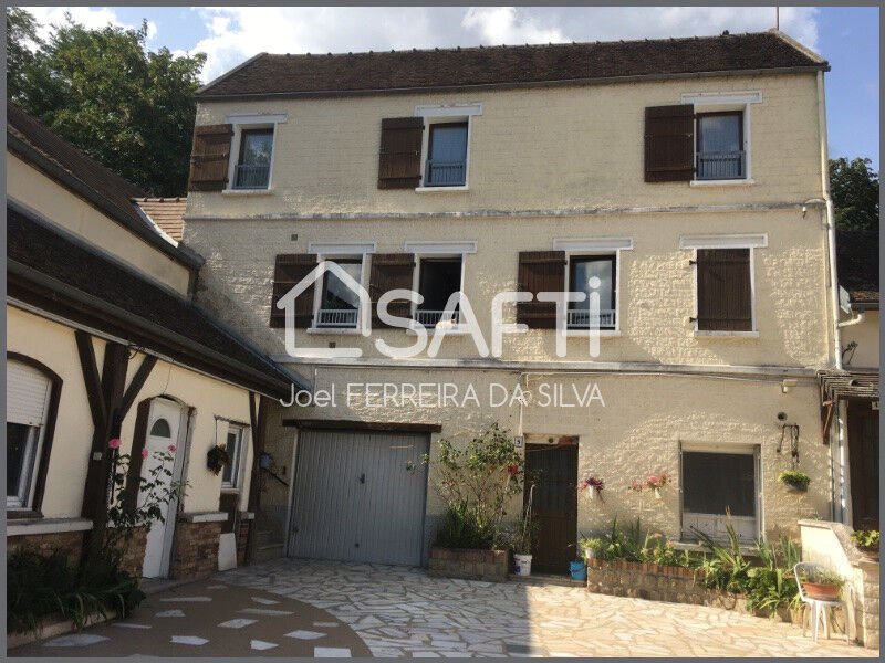 Ensemble Immobilier In Villeneuve La Guyard, Bourgogne Franche Comté