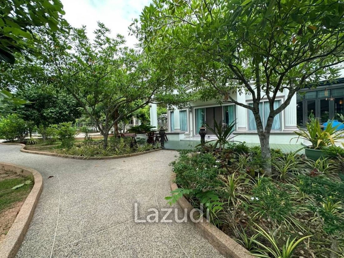 Villa in Pattaya City, Chon Buri, Thailand 1 - 13300472
