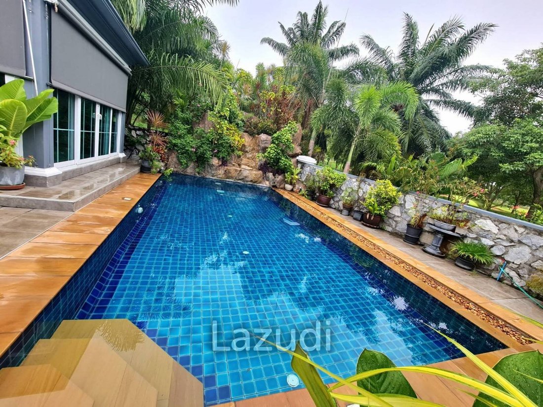 Villa in Pattaya City, Chon Buri, Thailand 1 - 13300129