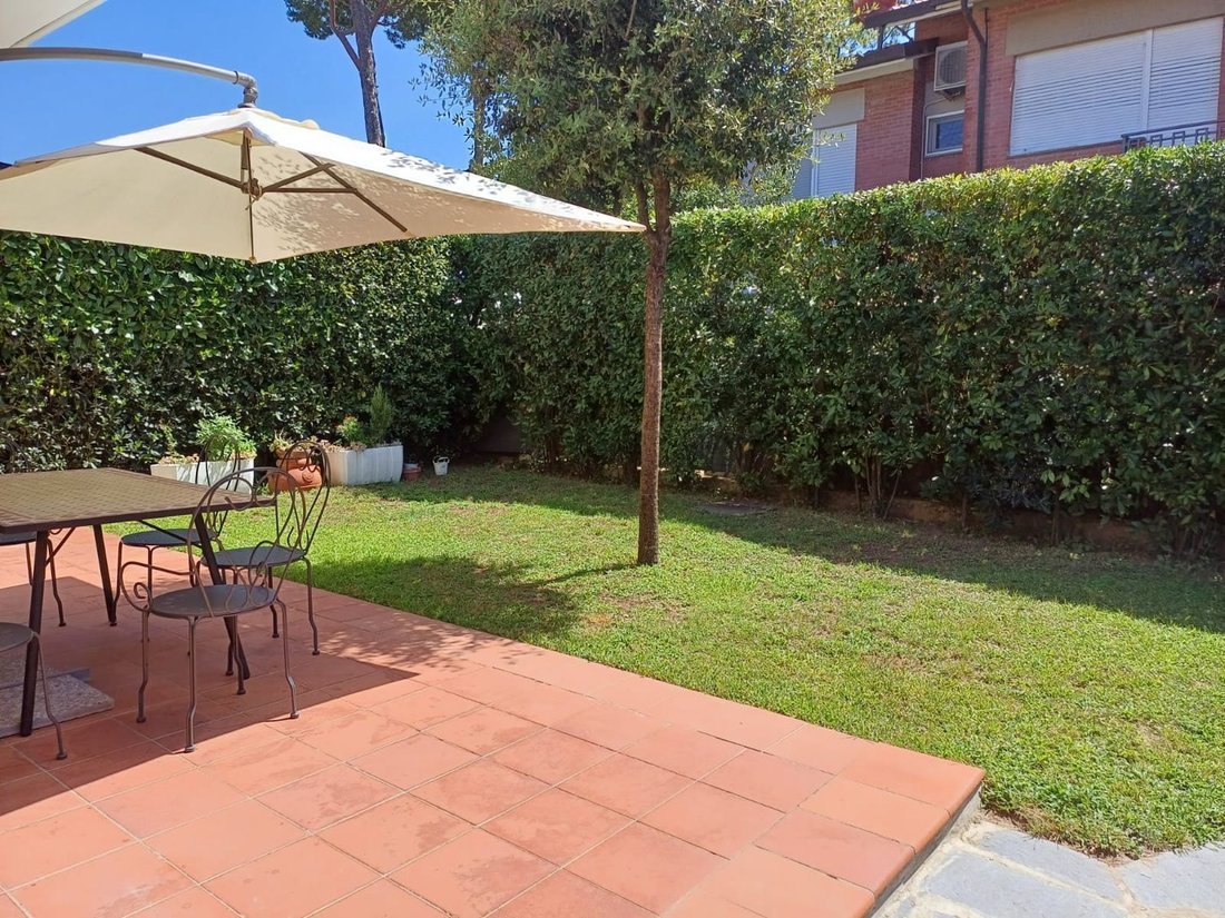 Forte Dei Marmi House Semidetached In Forte Dei Marmi, Tuscany, Italy For Rent (13296509)