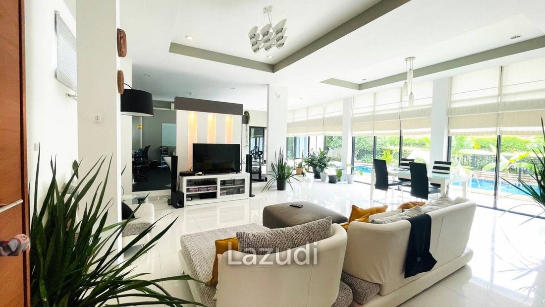 Villa in Pong, Chon Buri, Thailand 4 - 13300109