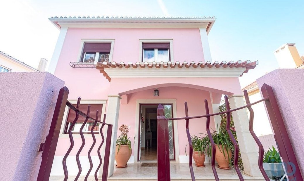 Mafra Town House In Mafra, Portugal For Sale (13303221)