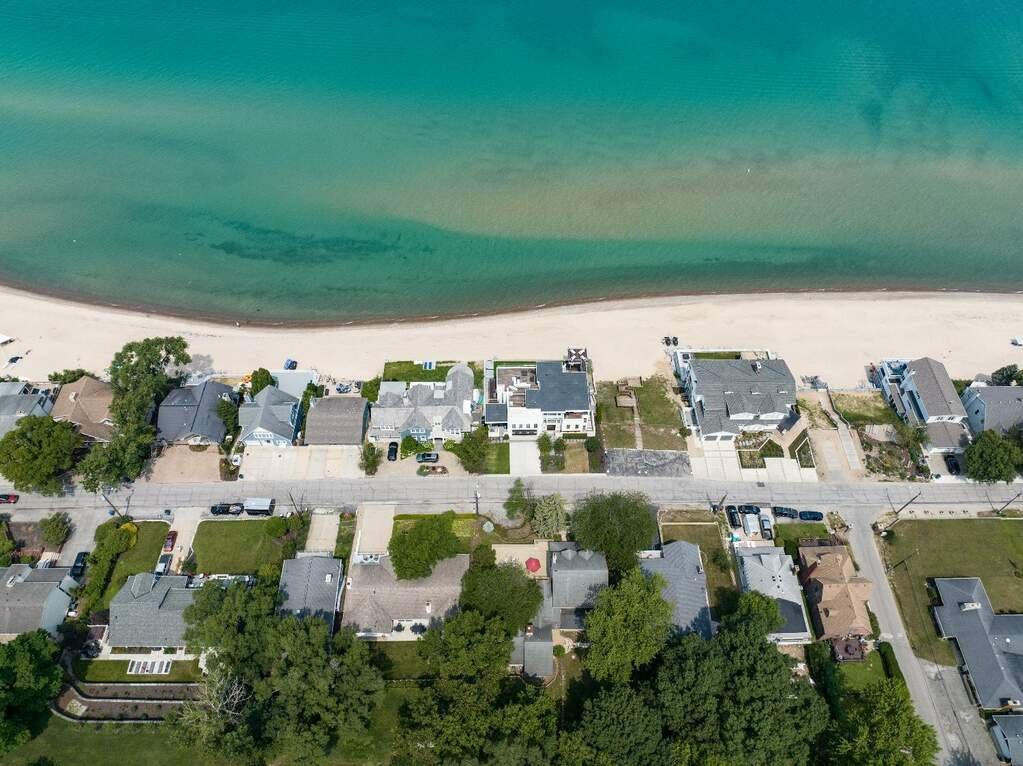 Generational Charm With Lake Michigan In Beverly Shores, Indiana
