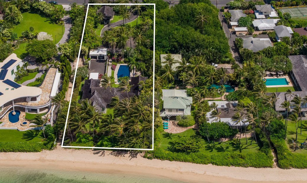 Sprawling Beachfront Property On An In Honolulu, Hawaii, United States