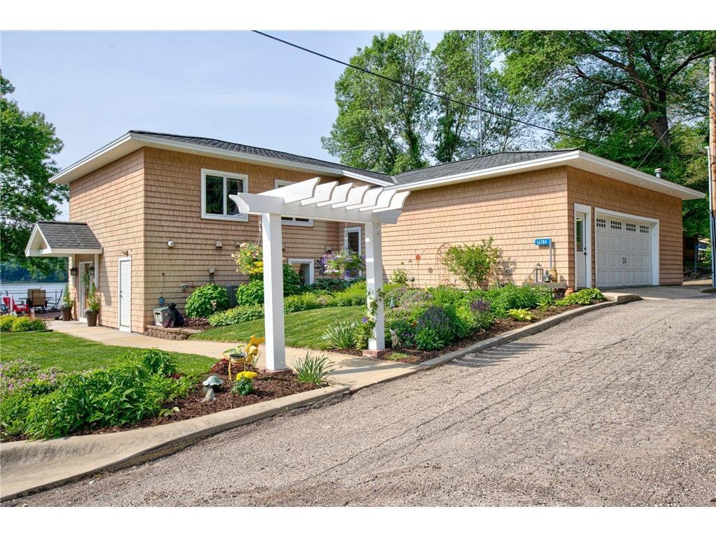 Home With Amazing Views Of The In Mazeppa, Minnesota, United