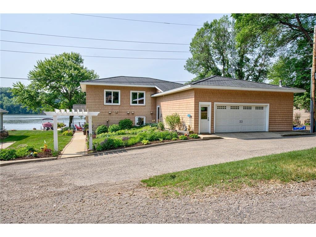 Home With Amazing Views Of The In Mazeppa, Minnesota, United