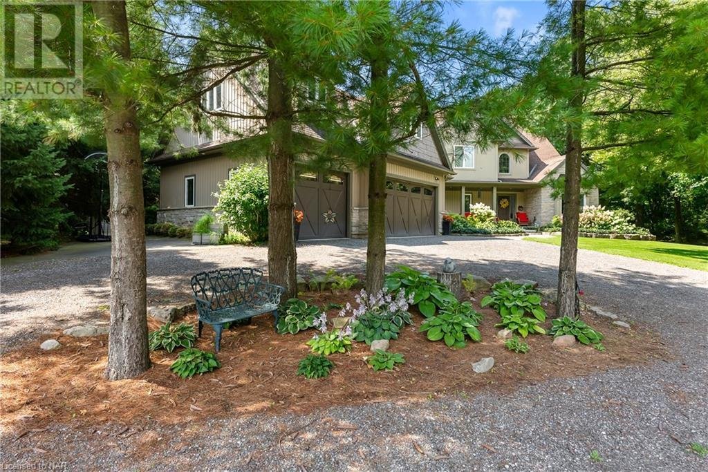 Sprawling Custom Built Bungaloft In Pelham, Ontario, Canada For Sale