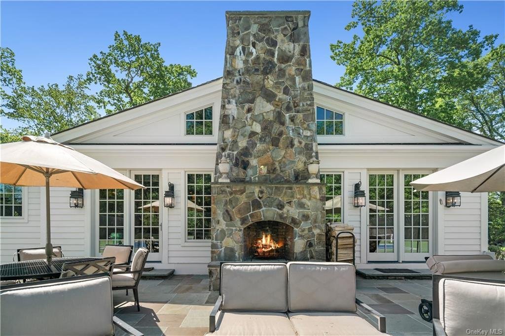Entertainer's House In Chappaqua, New York, United States For Sale