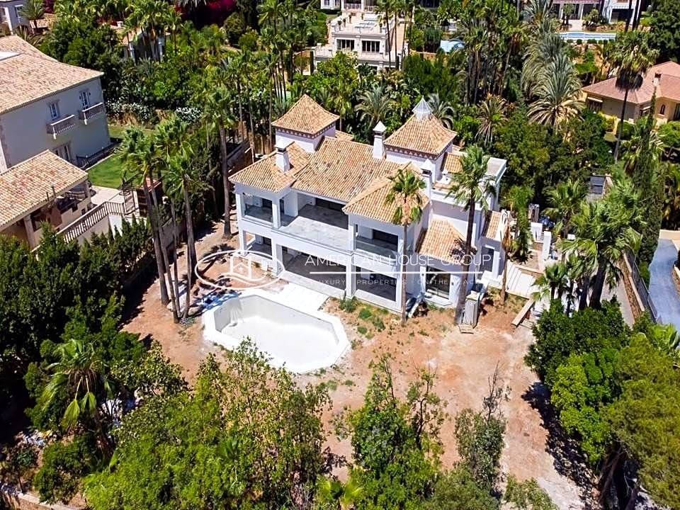 Villa in Sierra Blanca, Marbella, Spain 1 - 12864032