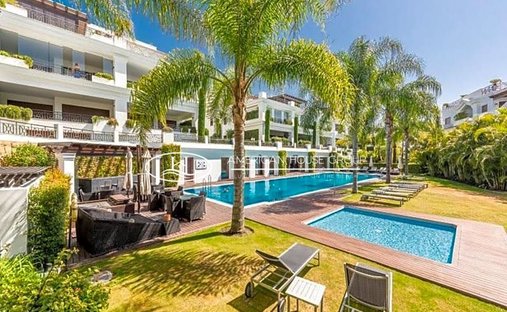 Penthouse in Estepona, Andalusia, Spain 1