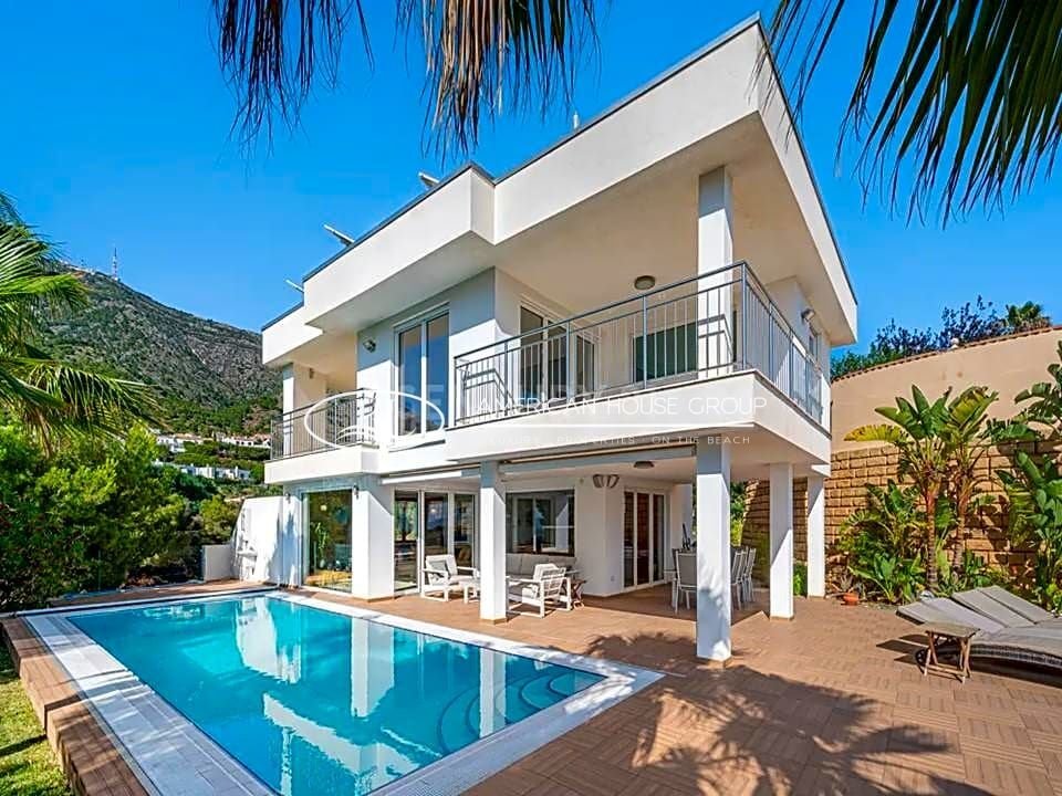 Villa in Fuengirola, Andalusia, Spain 1 - 13274057