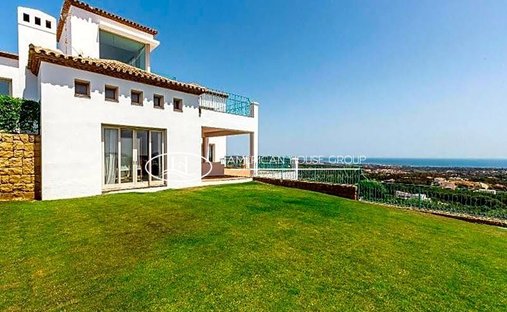 Chalet in La Alcaidesa, San Roque, Andalusia 1