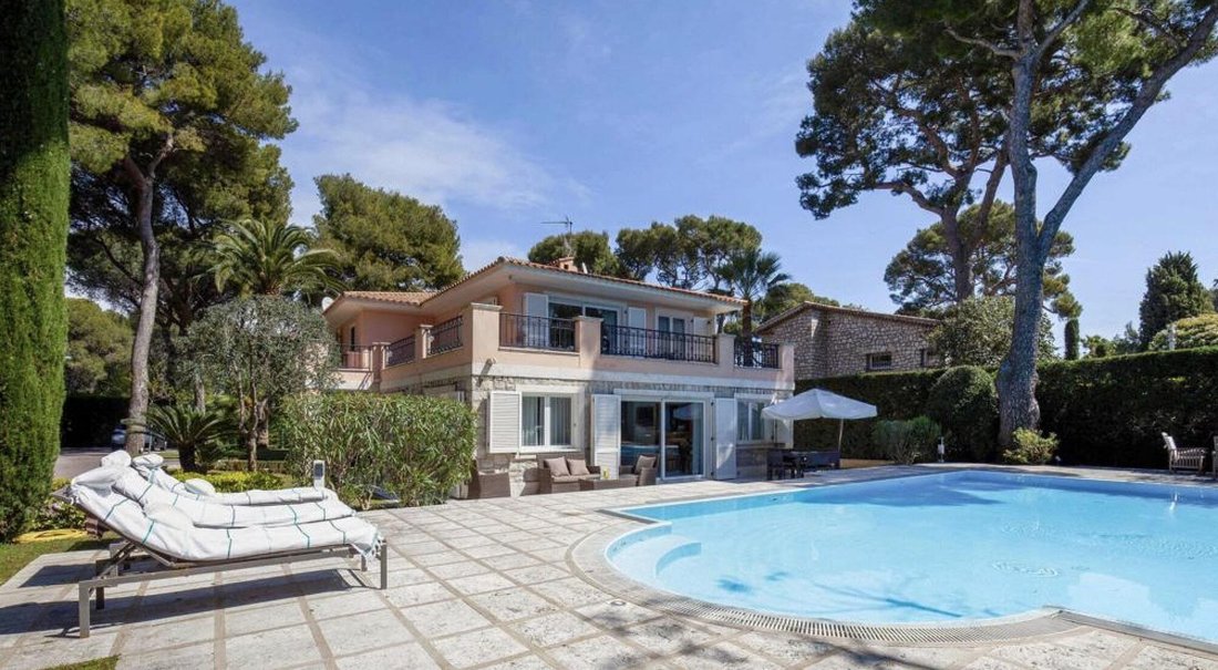 Villa in Saint-Jean-Cap-Ferrat, Provence-Alpes-Côte d'Azur, France 1 - 13305208