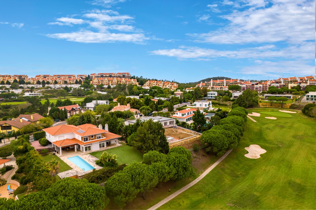 Classic 6 Bedroom Luxury Home With Pool, In Belas In Belas, Lisbon