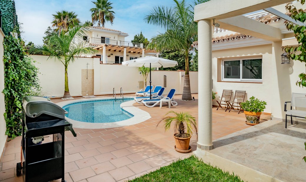 Beautiful 3 Bed Villa In El Paraiso, Estepona In Estepona, Andalusia