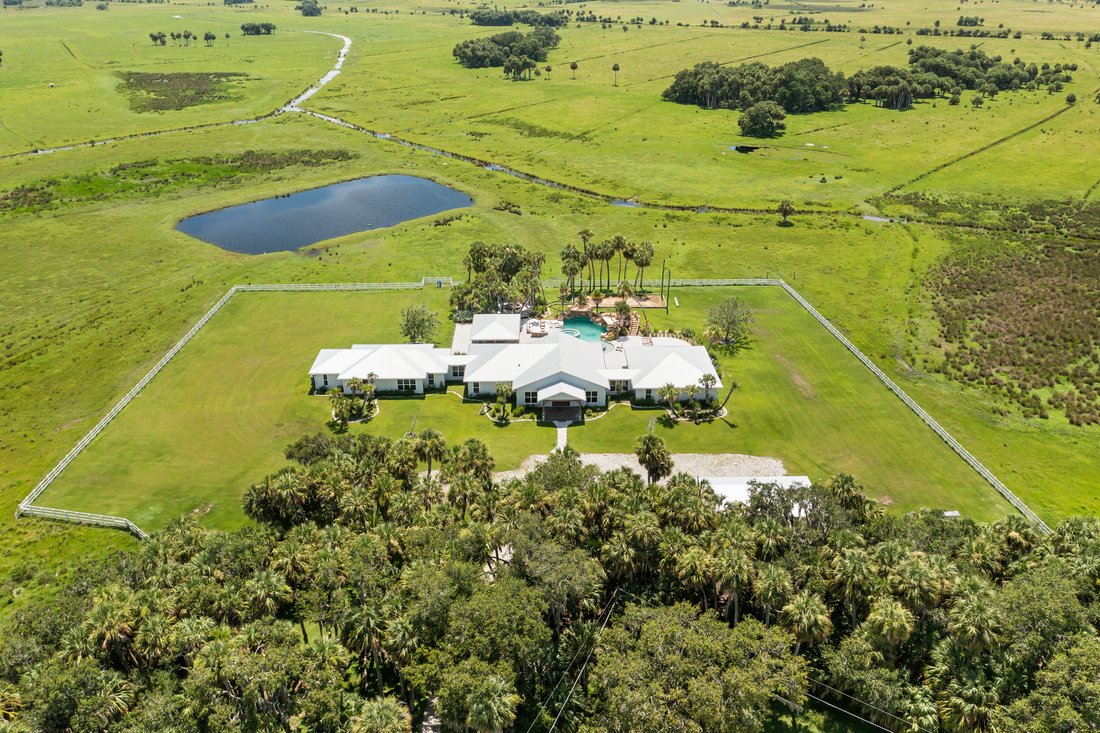 Exceptional Working Cattle Ranch In Okeechobee, Florida, United States