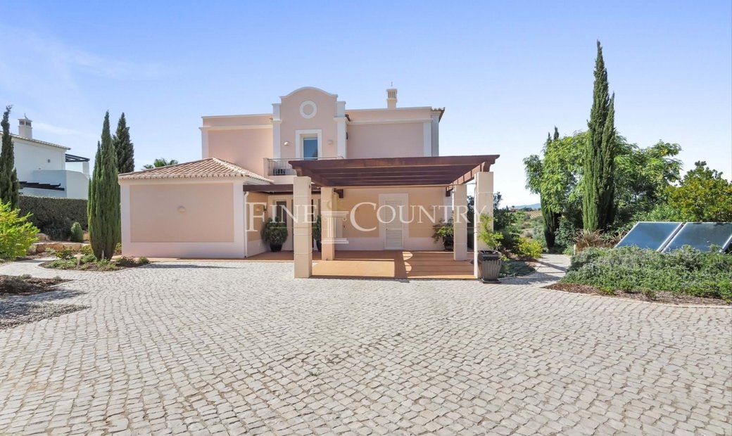 Carvoeiro/Vale De Pinta 3 Bedroom Villa In In Carvoeiro, Algarve