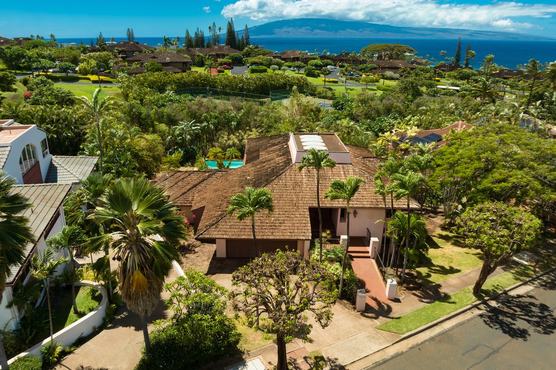Whalers Village Kaanapali - Living Maui Real Estate
