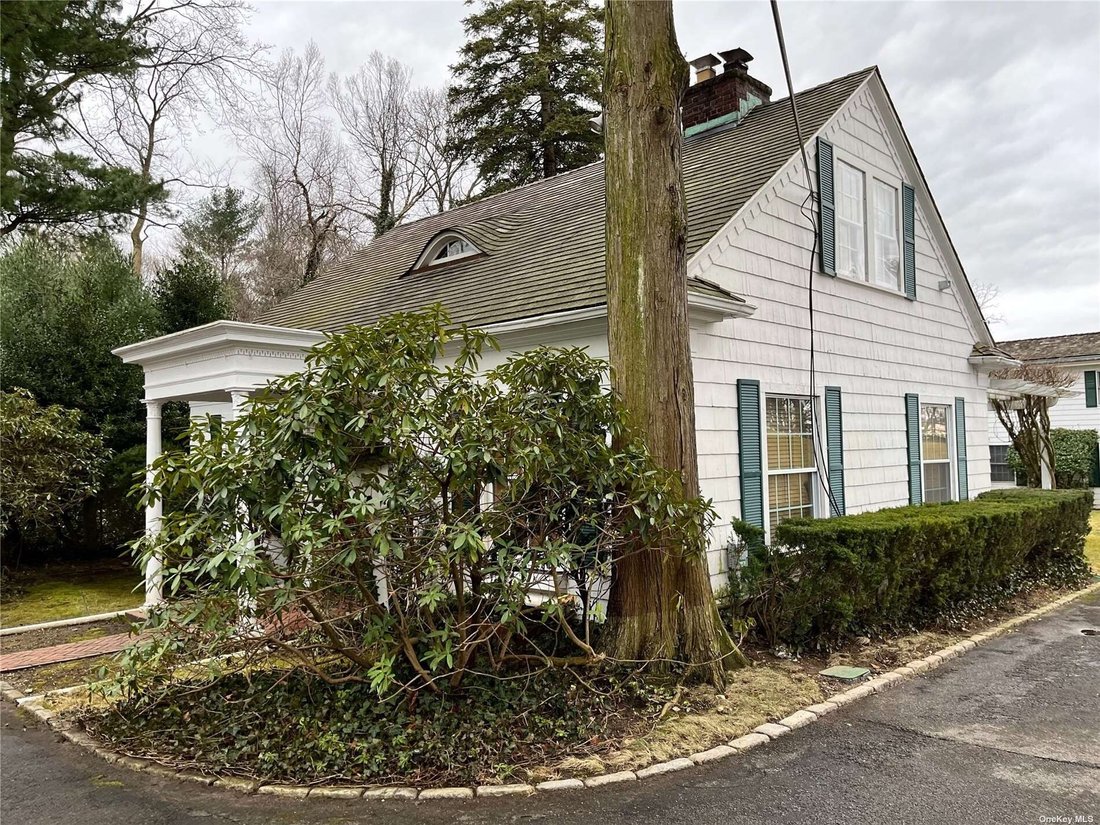 Renovated Home On 12 Acre Waterfront In Mill Neck, New York, United